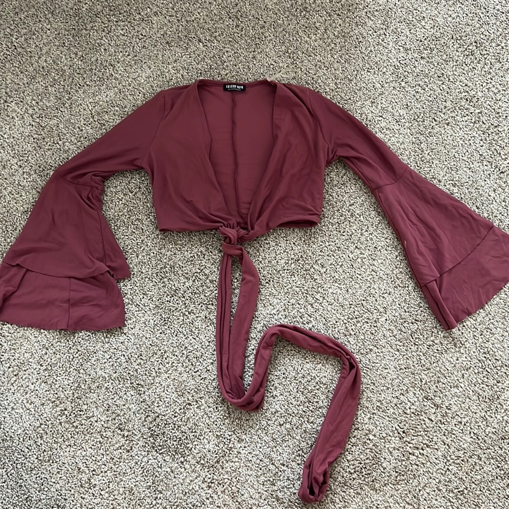 Faishion Nova Cropped Top W/ front tie